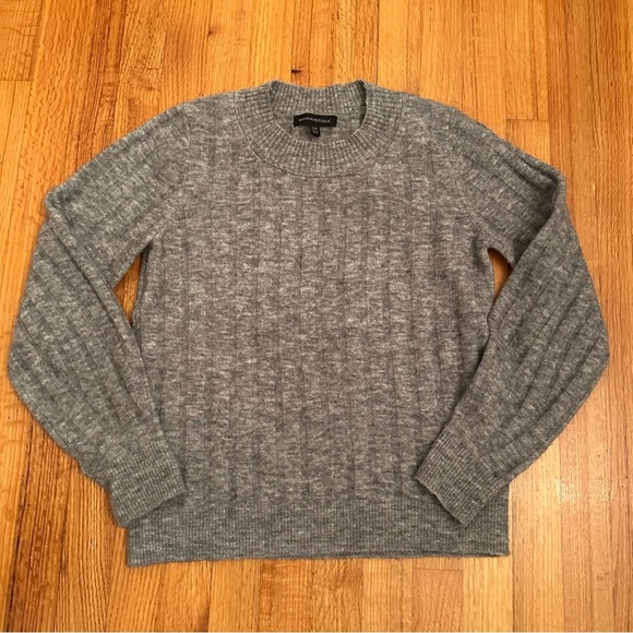Banana Republic Sweater Womens Sz XS Gray Crew Neck Wool Alpaca blended(n3 - Picture 2 of 9